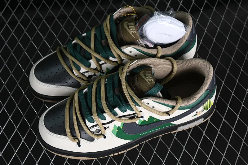 All Categories Nk SB Dunk Series Nk SB Dunk Low Low-top Sneakers Nk Dunk Low Panda Prank-Christmas Jungle Elk Brown Green SB Strappy Low-top Casual Sneakers DJ6188-200
